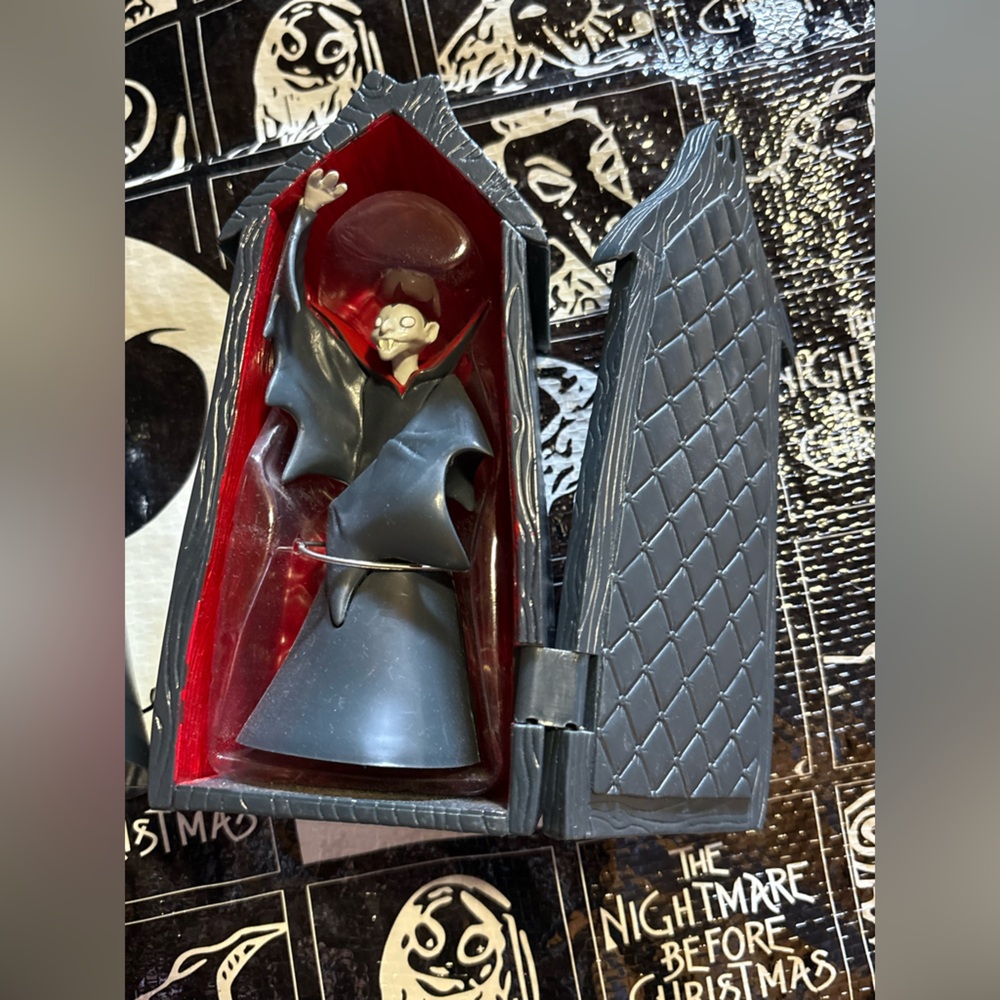 Nightmare before Christmas 3 Vampire Figurine Set - Picture 3 of 8